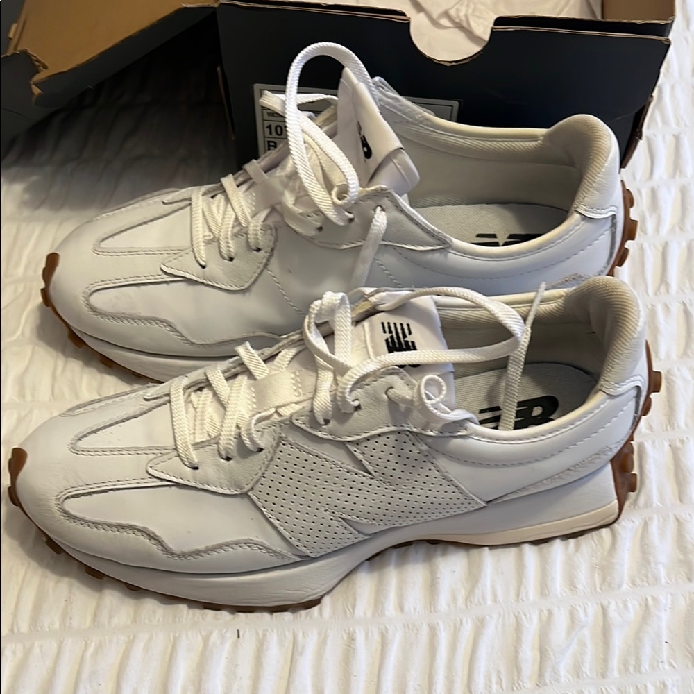 New Balance Women White  Sneakers